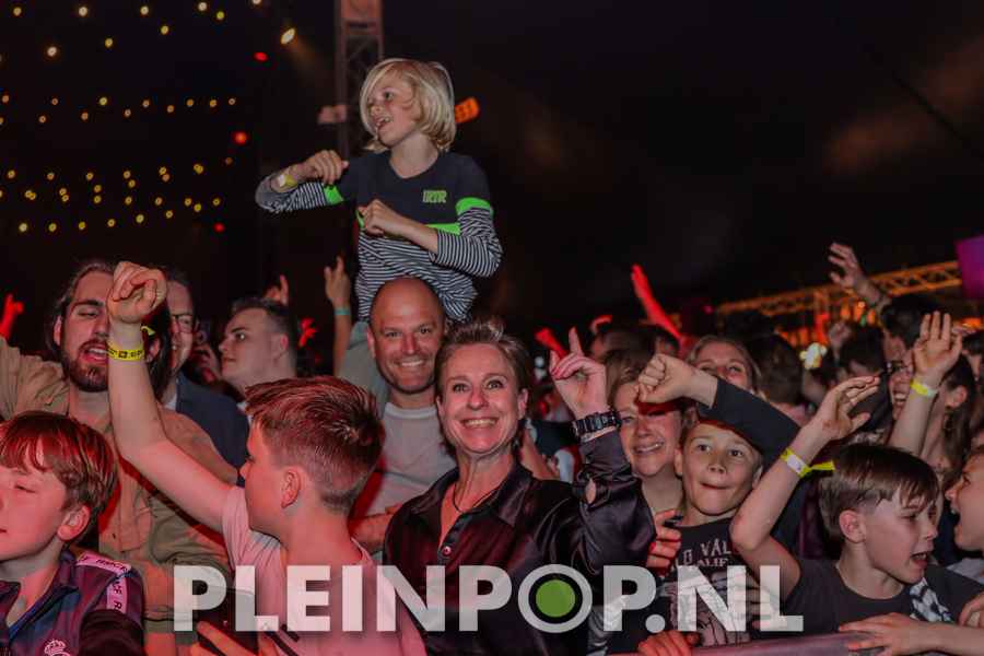 Publiek    Bezoekers (186)